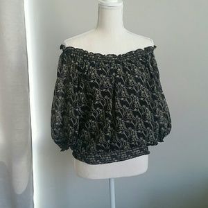 Max edition off shoulder top sz large